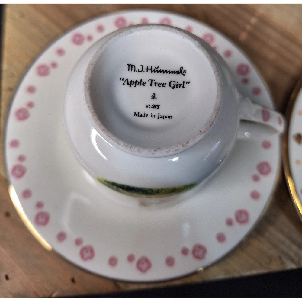 M.J. Hummel complete set